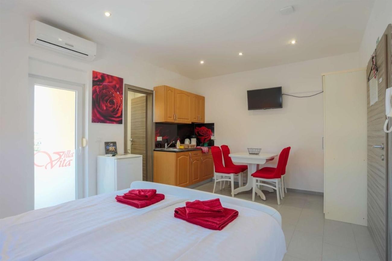 Villa Vita apartments&studios Valbandon Esterno foto